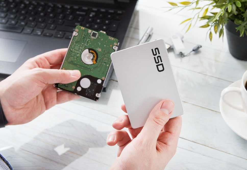 Kiểm tra tình trạng ổ cứng/SSD